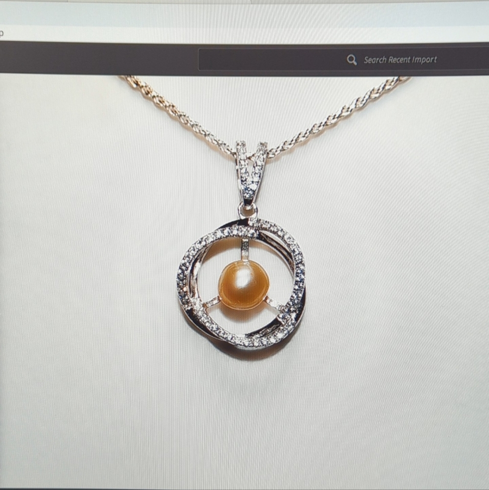 Pearl pendant